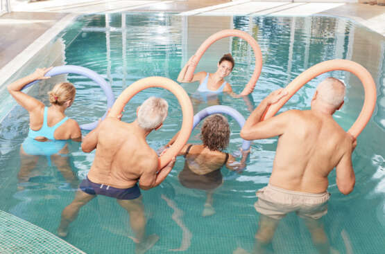 Krankengymnastik im Bewegungsbad