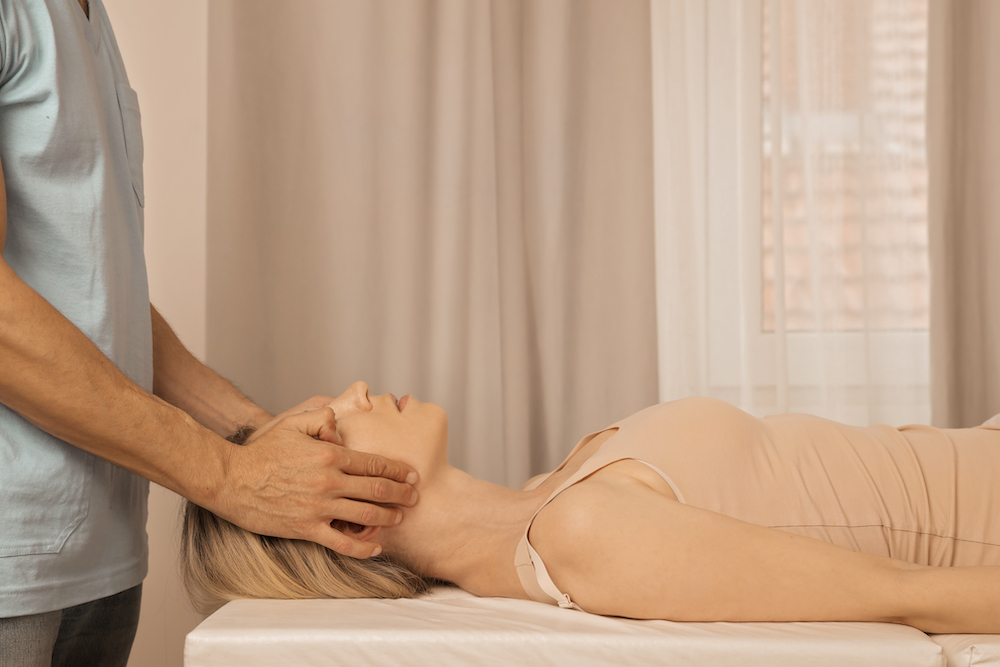 Manuelle Therapie am Kiefergelenk